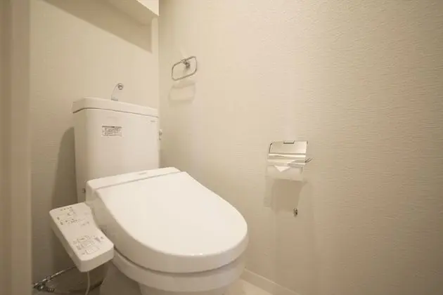 Üç Kişilik Oda, Sigara İçilmez (For 3 People)
