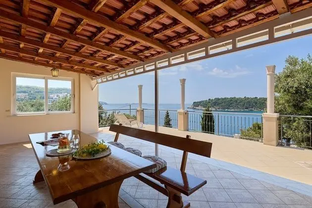 Ev (4 Bedrooms)