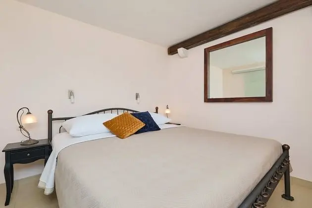 Ev (4 Bedrooms)