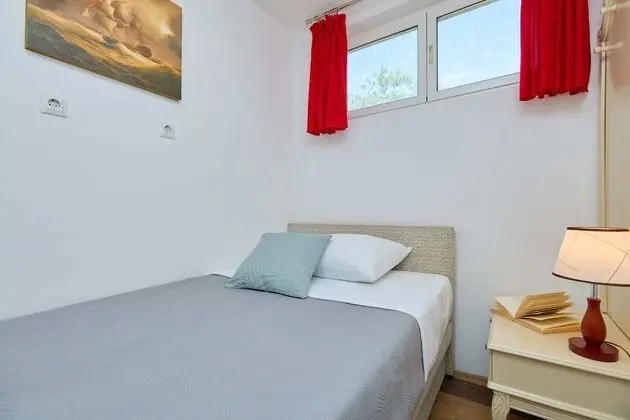 Ev (4 Bedrooms)