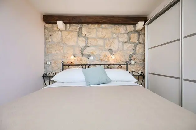 Ev (4 Bedrooms)