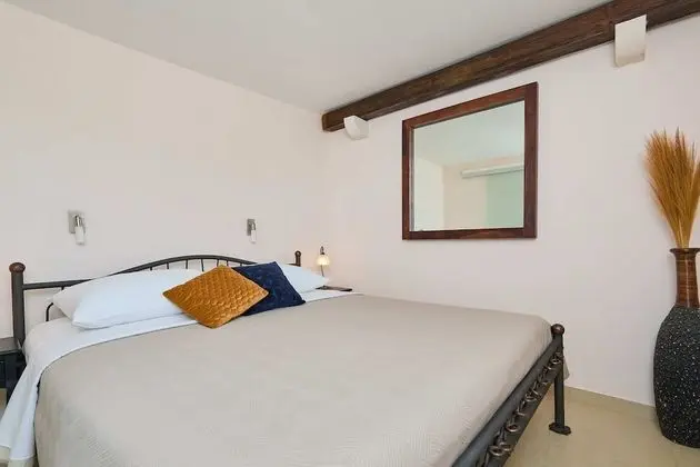 Ev (4 Bedrooms)