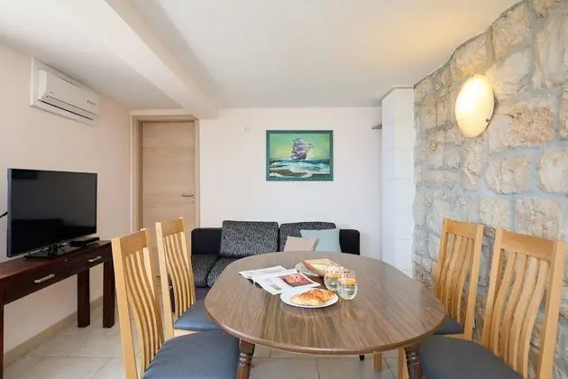 Ev (4 Bedrooms)