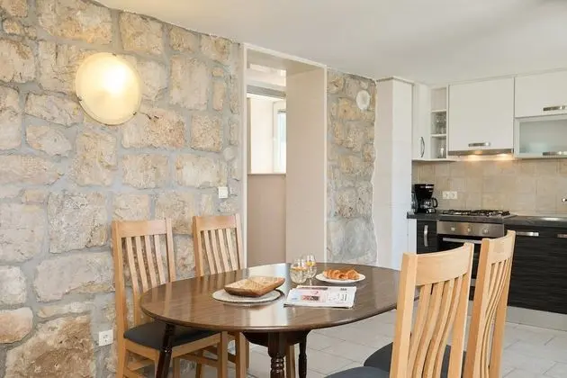 Ev (4 Bedrooms)