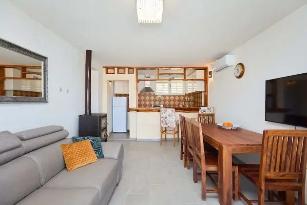 Ev (4 Bedrooms)