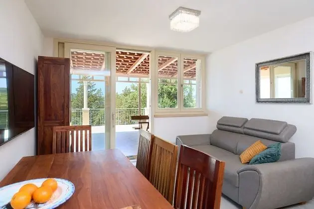 Ev (4 Bedrooms)