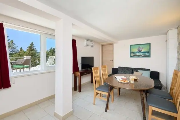 Ev (4 Bedrooms)