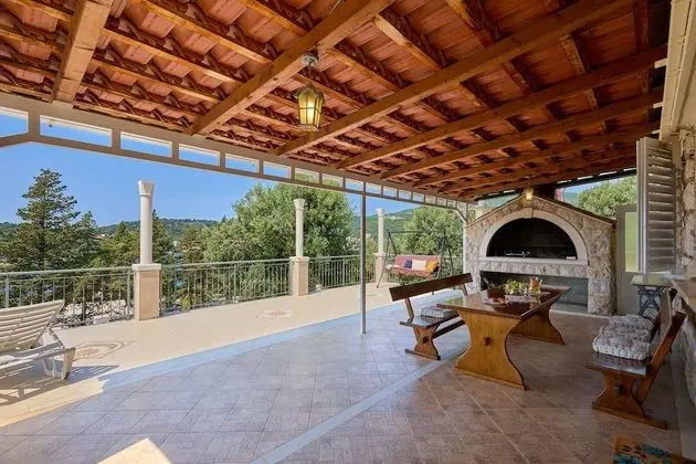 Ev (4 Bedrooms)