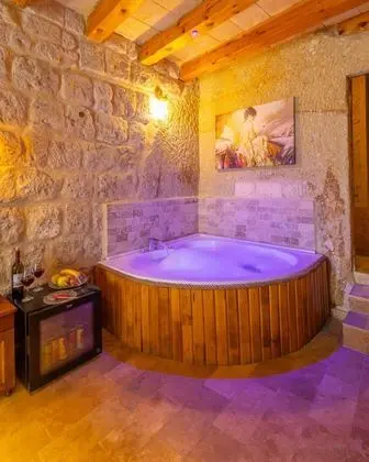 Deluxe Jakuzili Suite, Jakuzili