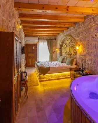Deluxe Jakuzili Suite, Jakuzili