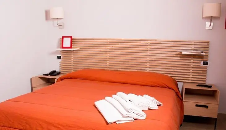 Büyük Yataklı Tek Kişilik Oda