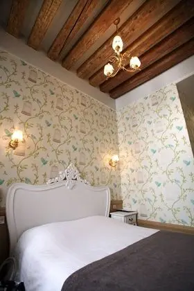 Comfort Tek Büyük Yataklı Oda (Charm with Shower)