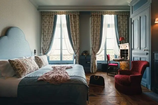 Premium Tek Büyük Yataklı Oda, Küvet, Şehir Manzaralı (Shower)