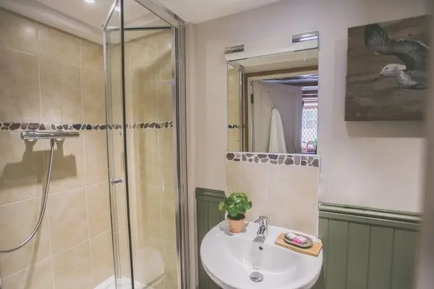 Deluxe Tek Büyük Yataklı Oda, Banyolu/Duşlu, Liman Manzaralı (King Size Bed)