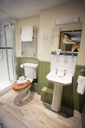 Deluxe Üç Kişilik Oda, Banyolu/Duşlu