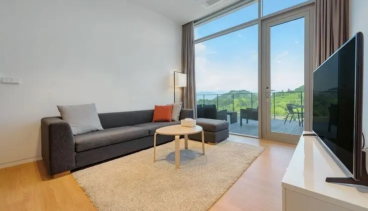 Bay Suite 101 (Please contact the property when booked during 10 PM-8 AM)