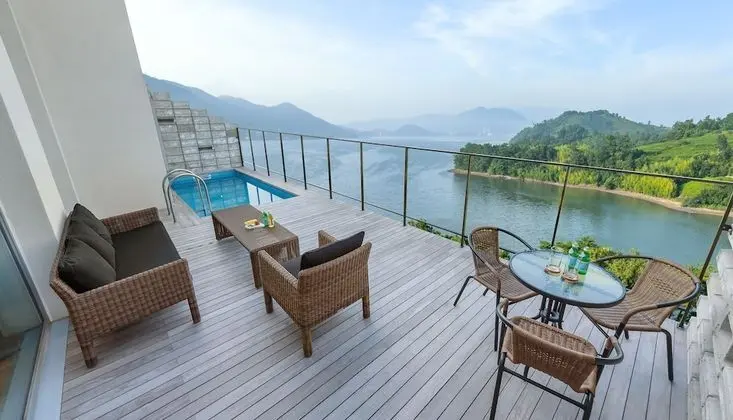 Bay Suite 101 (Please contact the property when booked during 10 PM-8 AM)