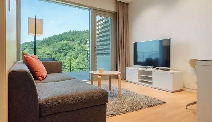 Bay Suite 102,103 (Please contact the property when booked during 10 PM-8 AM)