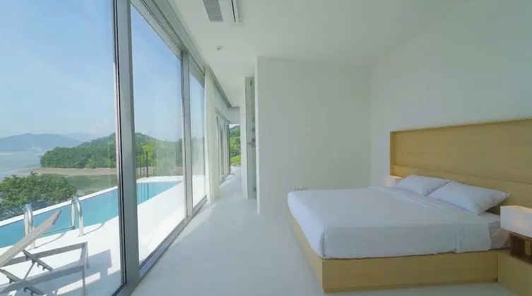 D Suite (Please contact the property when booked during 10 PM-8 AM)