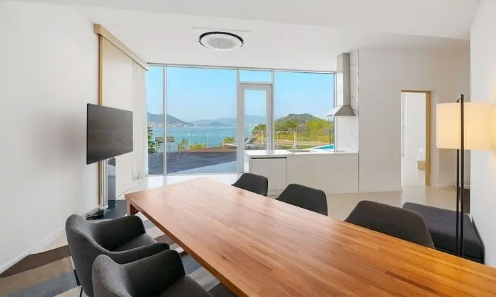 D Suite (Please contact the property when booked during 10 PM-8 AM)