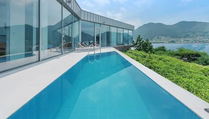 D Suite (Please contact the property when booked during 10 PM-8 AM)