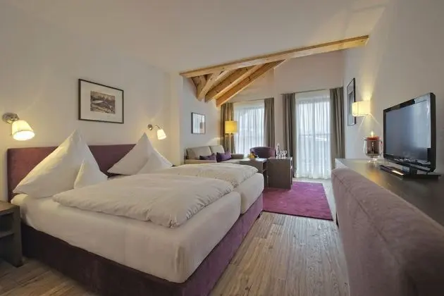 Deluxe Tek Büyük Yataklı Oda, Balkon, Dağ Manzaralı