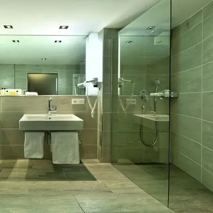 Deluxe Tek Büyük Yataklı Oda, Balkon, Dağ Manzaralı