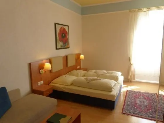 Büyük Yataklı Tek Kişilik Oda