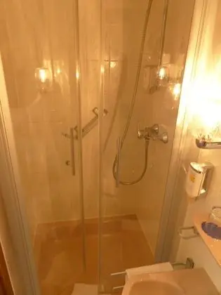 Büyük Yataklı Tek Kişilik Oda