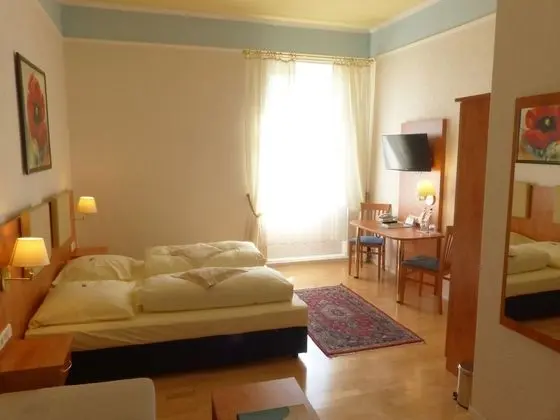 Tek Büyük Yataklı Oda