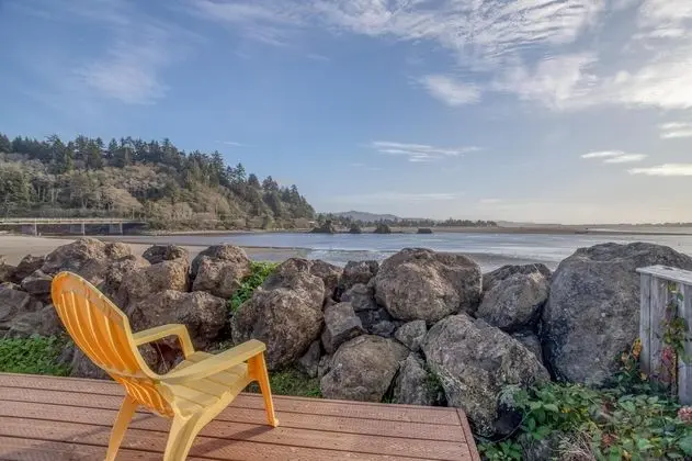 Ev, 2 Büyük (Queen) Boy Yatak, Nehir Manzaralı (Bayfront Bungalow)