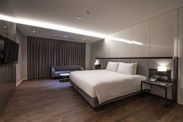 Deluxe Tek Büyük Yataklı Oda