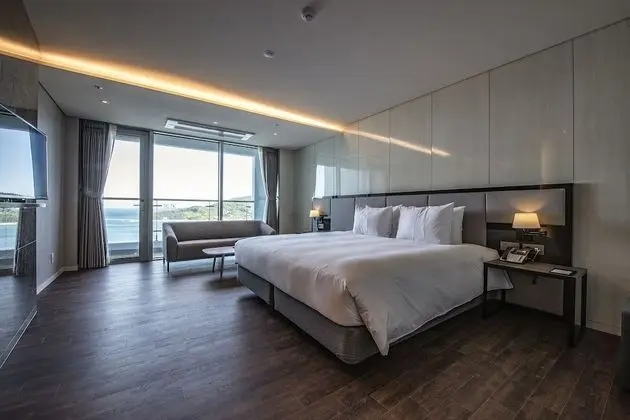 Deluxe Tek Büyük Yataklı Oda