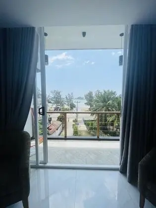Luxury Oda