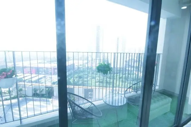 City Tek Büyük Yataklı Oda