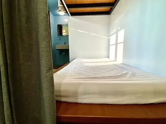 Gallery Ortak Ranzalı Oda, Sadece erkekler için, Ortak Banyo, Denize Sıfır