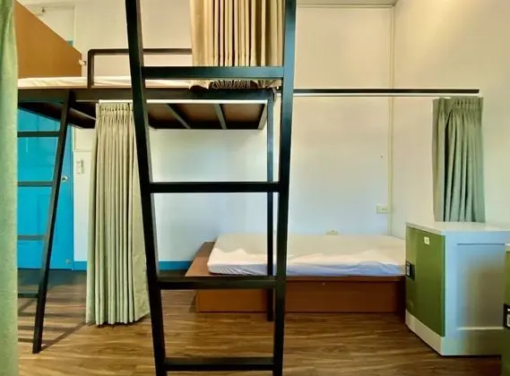 Gallery Ortak Ranzalı Oda, Sadece erkekler için, Ortak Banyo, Denize Sıfır
