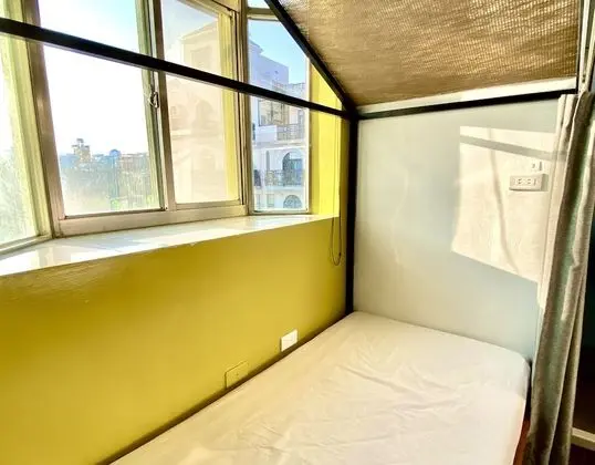 Gallery Ortak Ranzalı Oda, Sadece erkekler için, Ortak Banyo, Denize Sıfır