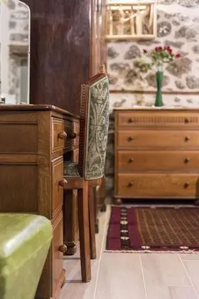 R2 Traditional Double Room, Garden Area