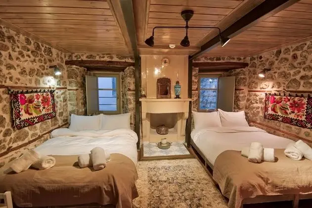 R3 Traditional Quadruple Room