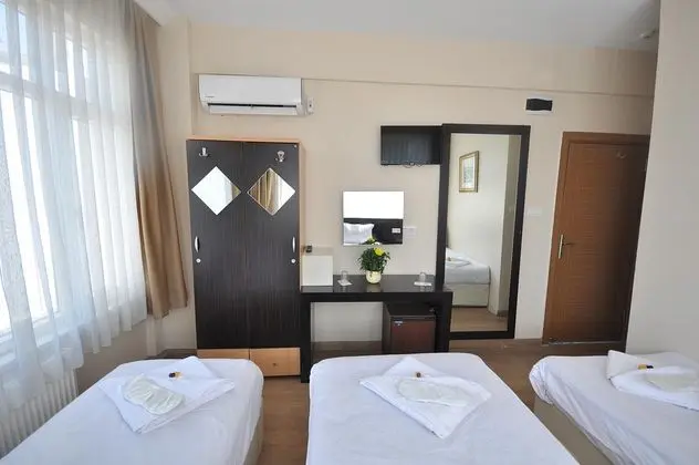 Triple,Şehir Manzaralı