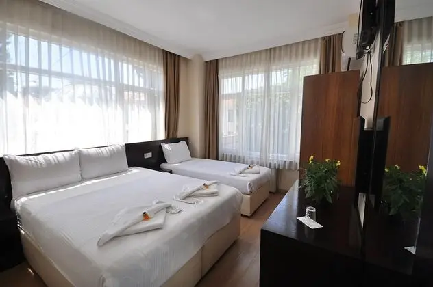 Triple,Şehir Manzaralı