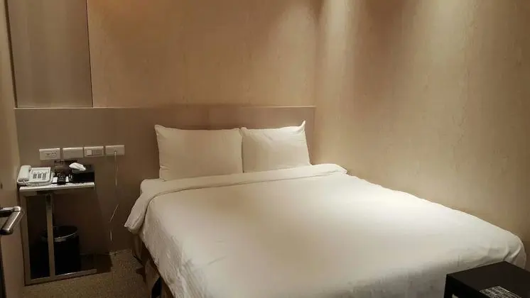 Tek Kişilik Oda, 1 Çift Kişilik Yatak