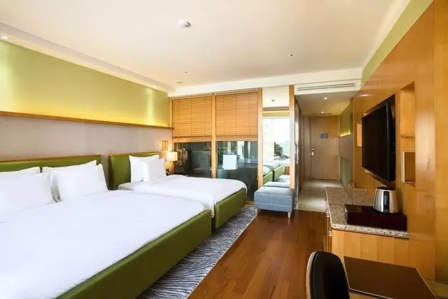5.Ocean View Family King Room