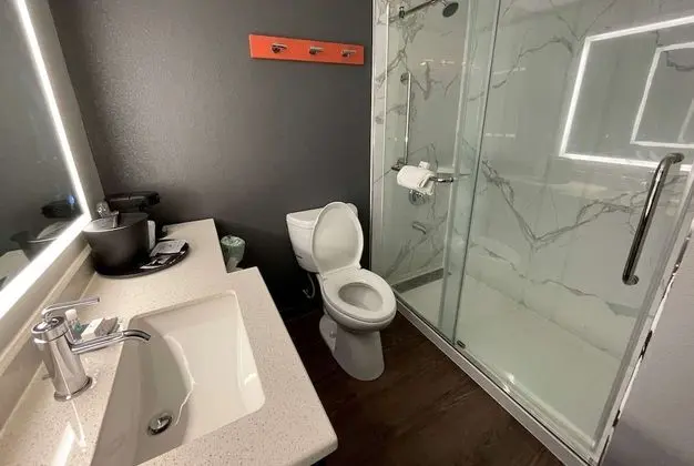 Oda, 1 En Büyük (King) Boy Yatak, Sigara İçilmez (Shower)