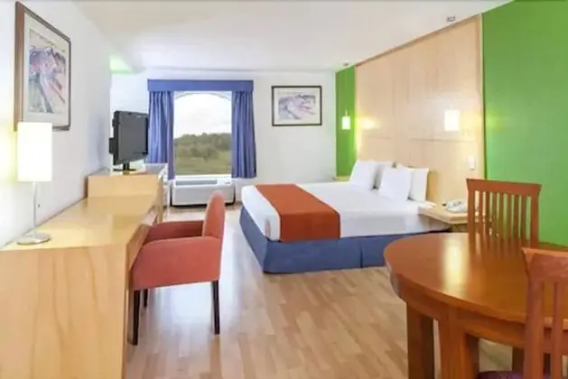 Junior Süit, 1 En Büyük (King) Boy Yatak, Sigara İçilmez