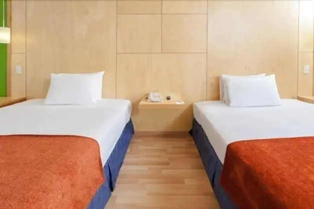 Oda, 2 Büyük (Queen) Boy Yatak, Sigara İçilmez