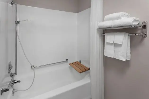 Engellilere uygun banyo