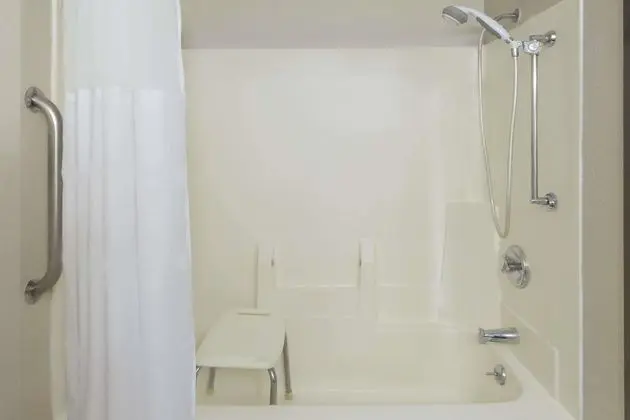 Oda, 1 En Büyük (King) Boy Yatak, Engellilere Uygun, Sigara İçilmez (Mobility, Bathtub w/ Grab Bars)