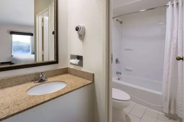 Oda, 2 Çift Kişilik Yatak, Sigara İçilmez